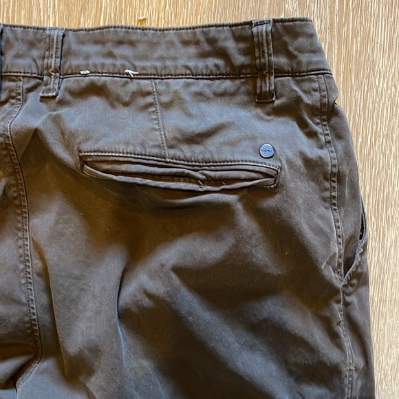 Men’s 33x32 brown chinos - Picture 6 of 7